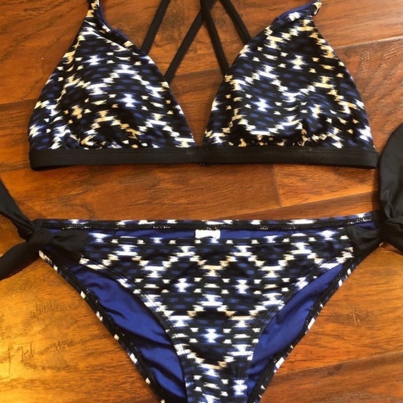 SKYE two pc Bikini (L) - Picture 1 of 9